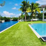 چمن مصنوعی دور استخر